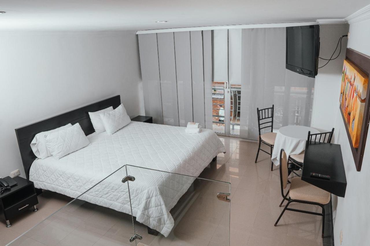 Andinos Plaza 3*